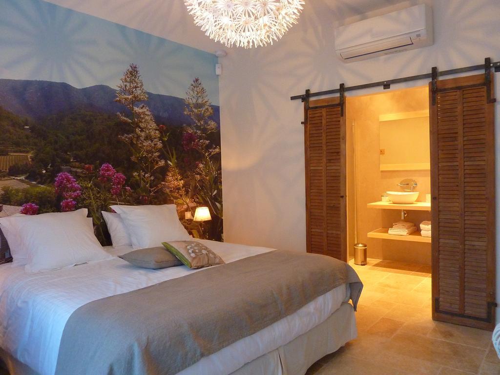 Bed and Breakfast Les Mazets Du Luberon Puget Номер фото