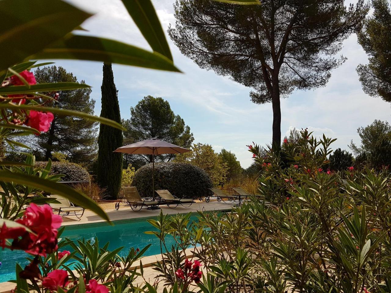 Bed and Breakfast Les Mazets Du Luberon Puget Экстерьер фото